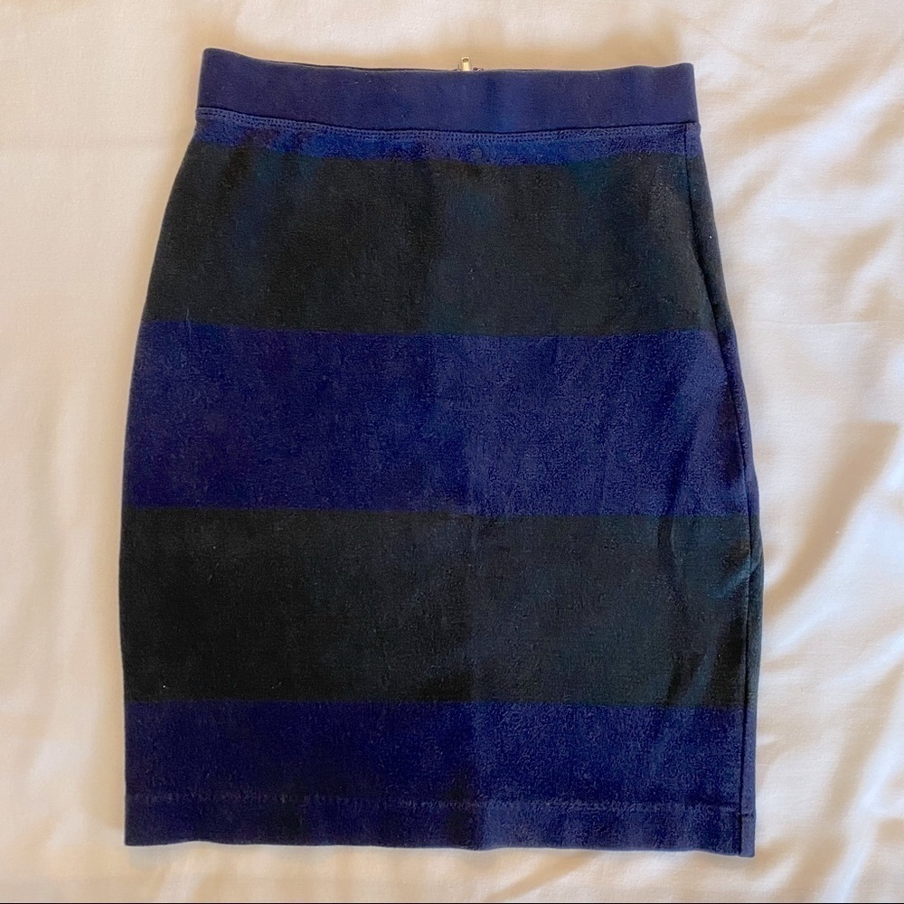 𝅺GAP stretchy black and blue pencil skirt size small